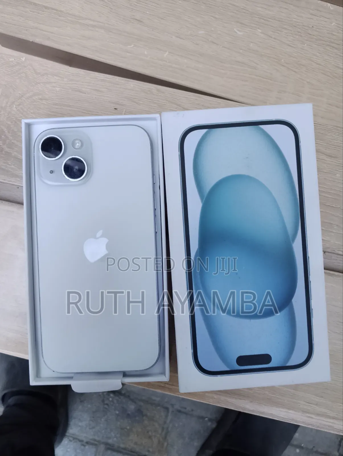 New Apple iPhone 15 128 GB Silver