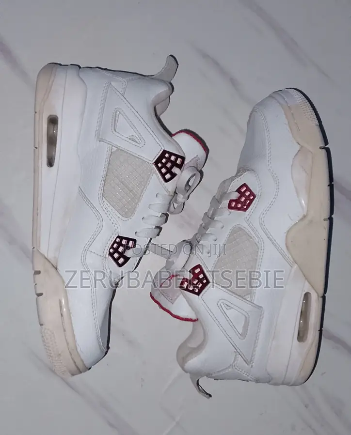 Air Jordan 4
