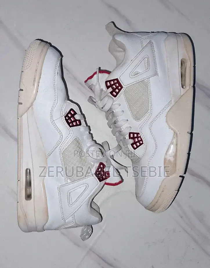 Air Jordan 4