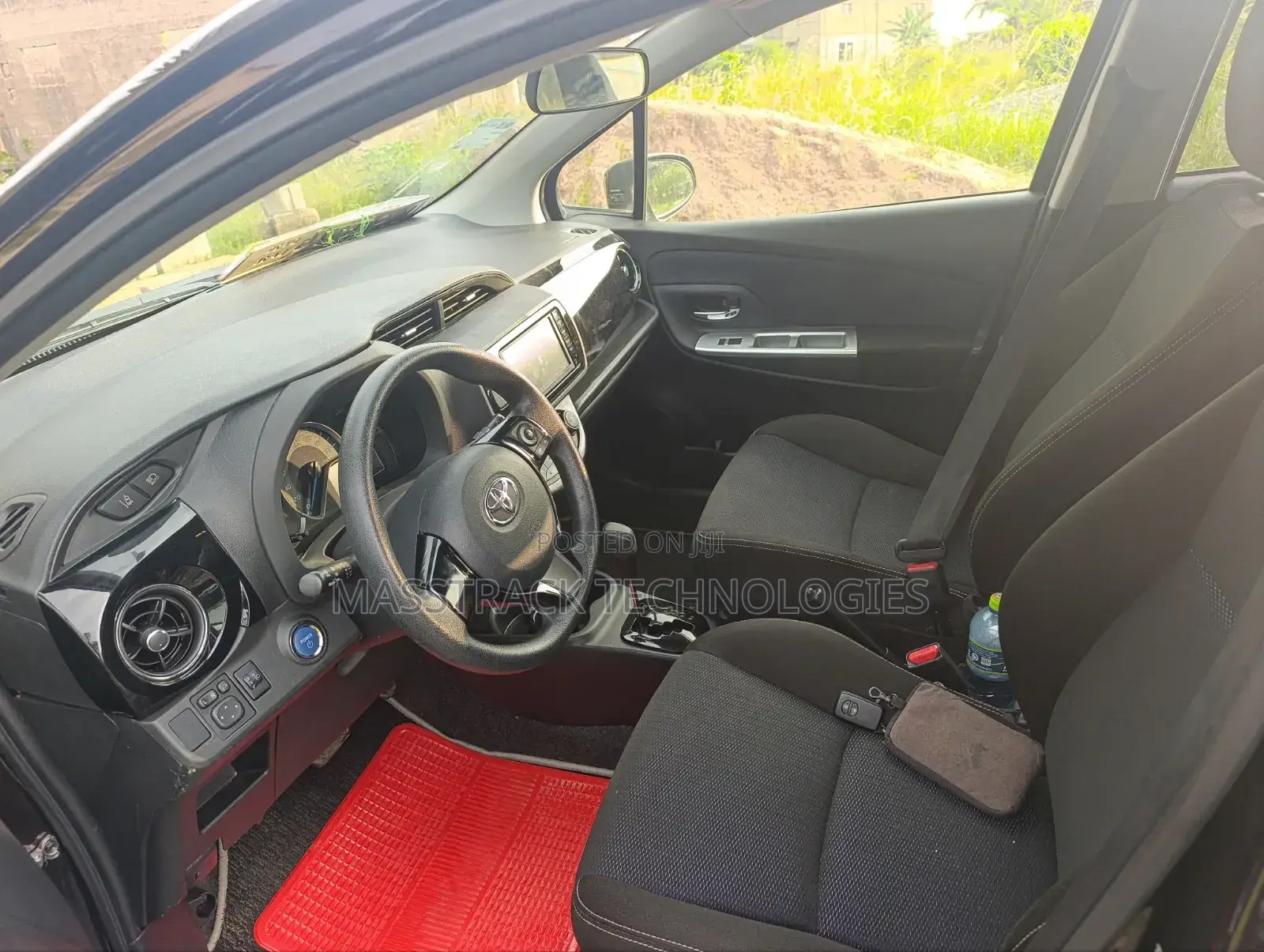 Toyota Vitz 1.5 FWD Hybrid 5dr 2017 Maroon