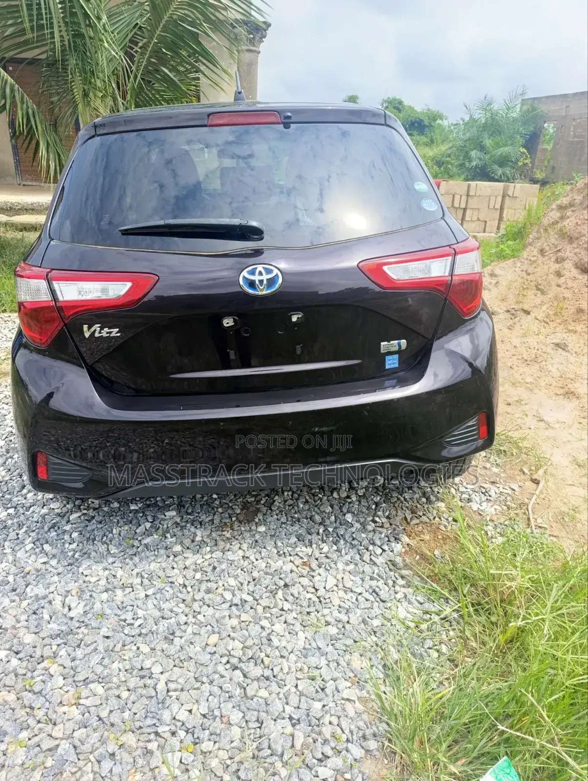 Toyota Vitz 1.5 FWD Hybrid 5dr 2017 Maroon