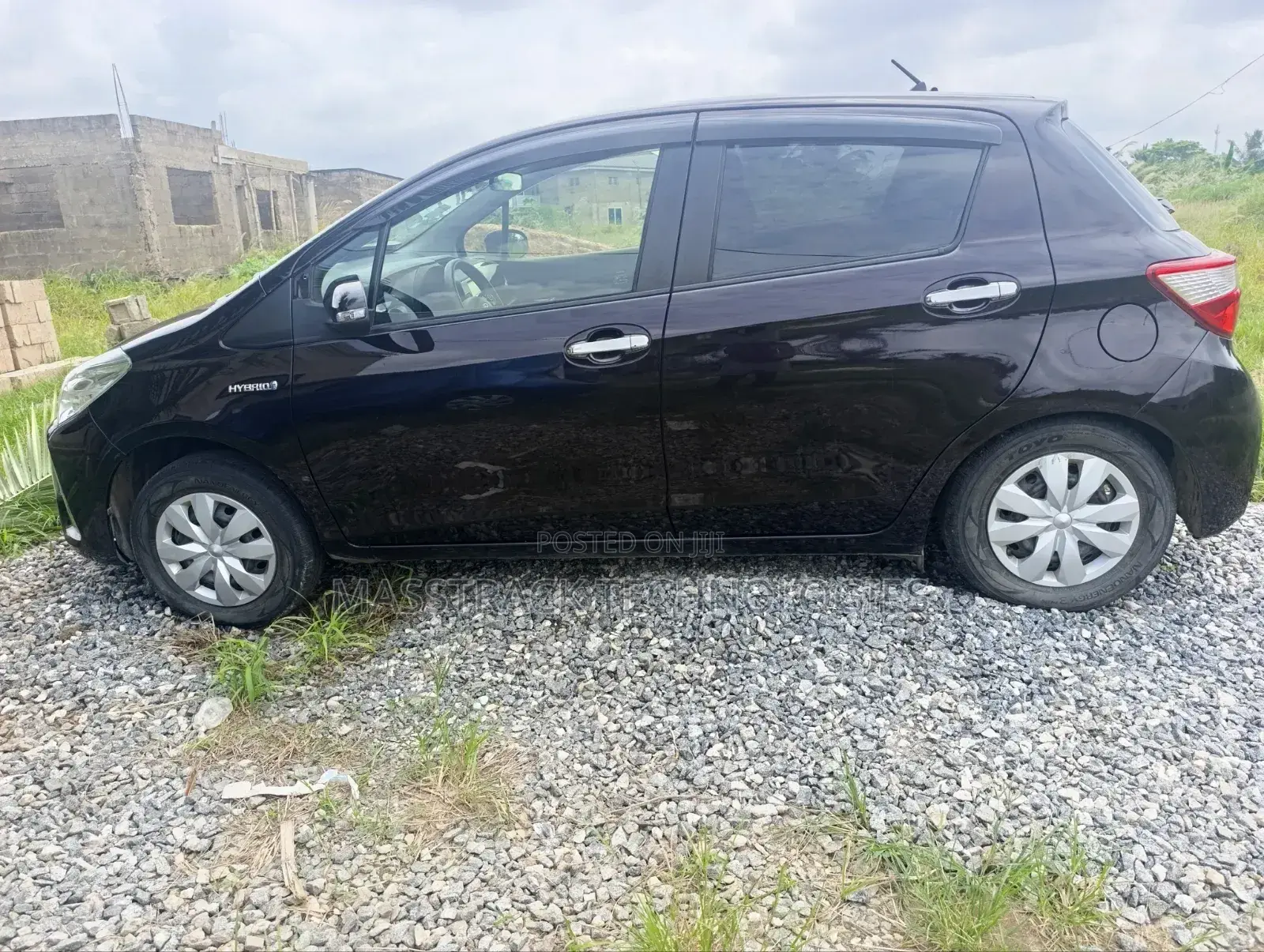 Toyota Vitz 1.5 FWD Hybrid 5dr 2017 Maroon