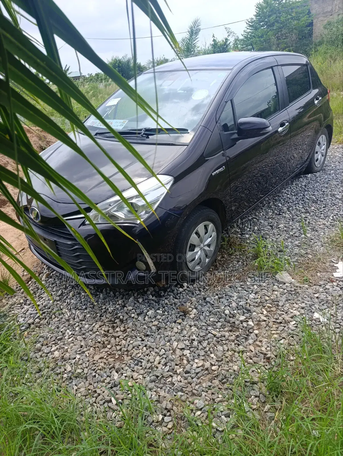 Toyota Vitz 1.5 FWD Hybrid 5dr 2017 Maroon