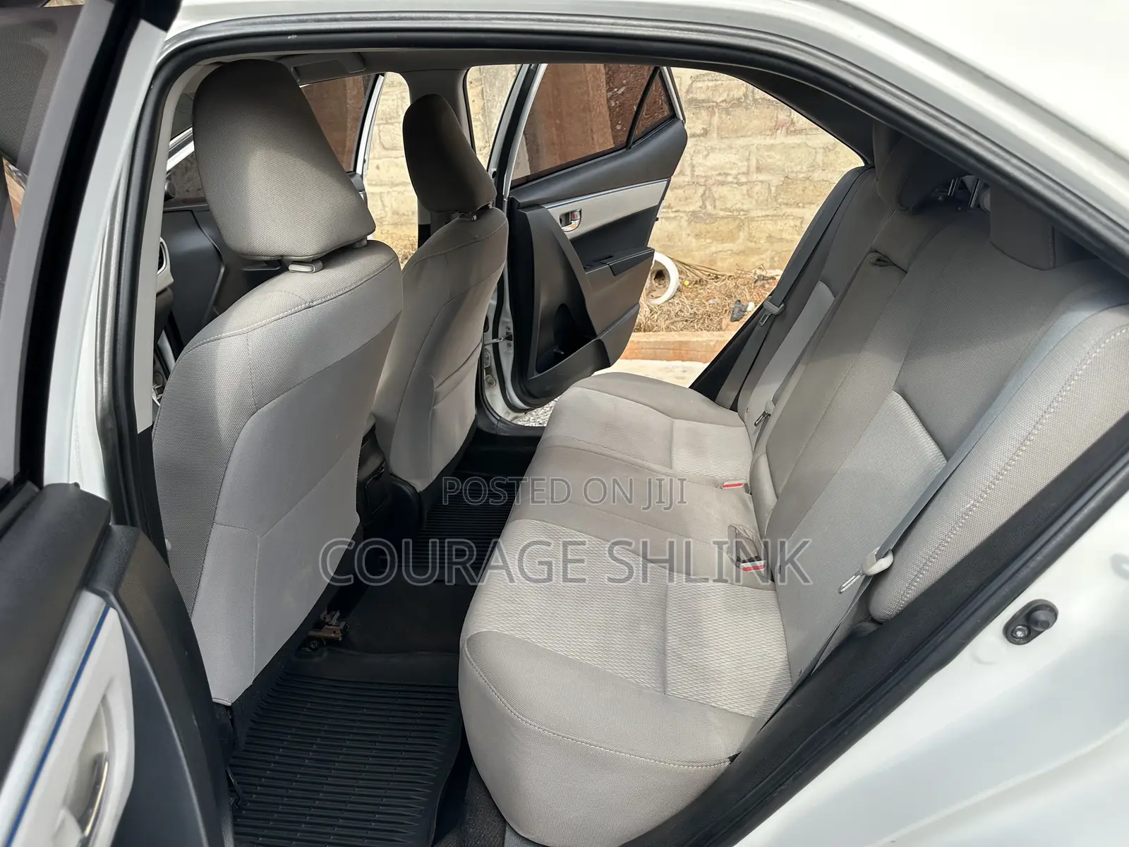 Toyota Corolla LE Eco 4dr Sedan (1.8L 4cyl CVT) 2016 White