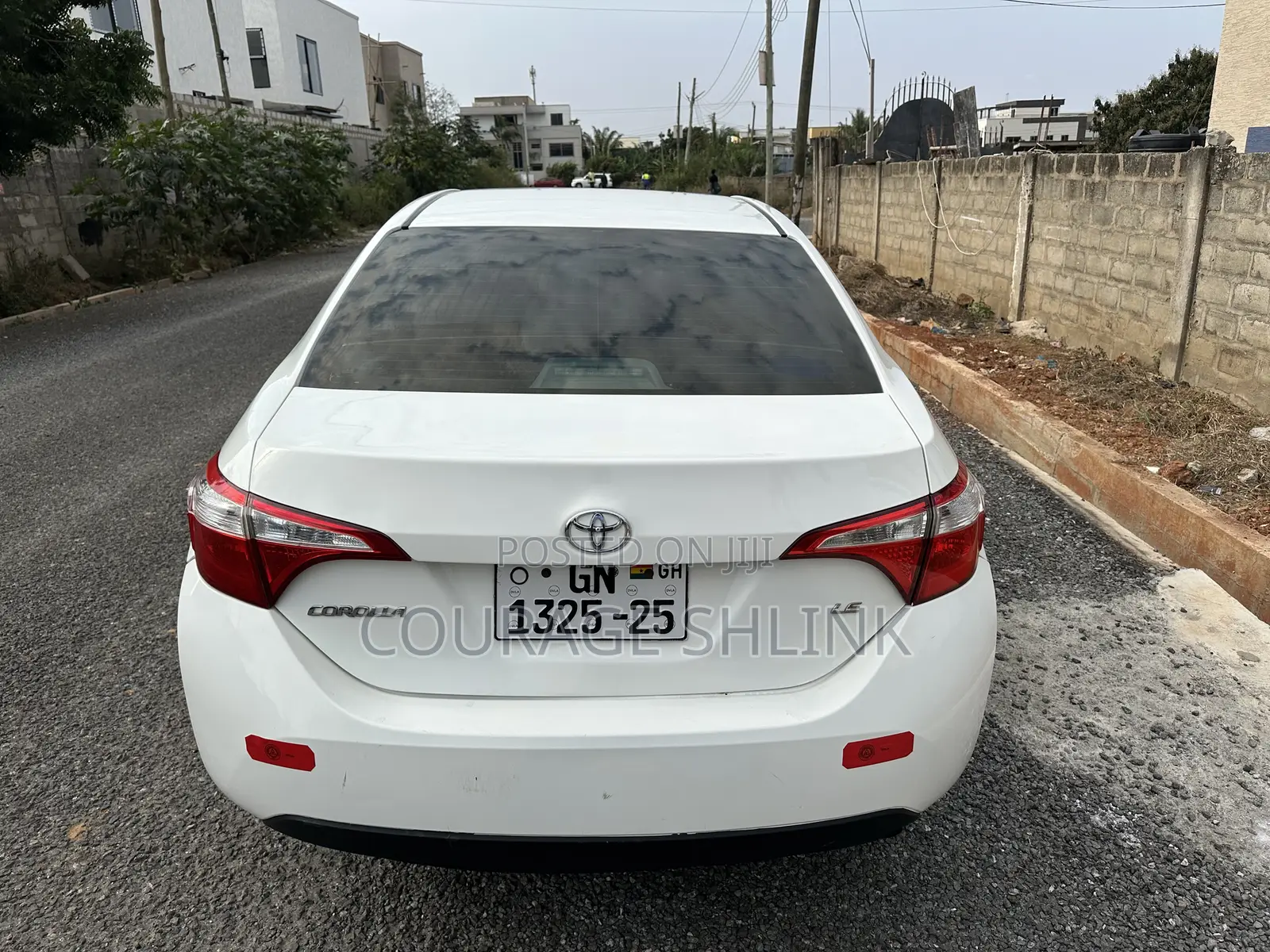Toyota Corolla LE Eco 4dr Sedan (1.8L 4cyl CVT) 2016 White