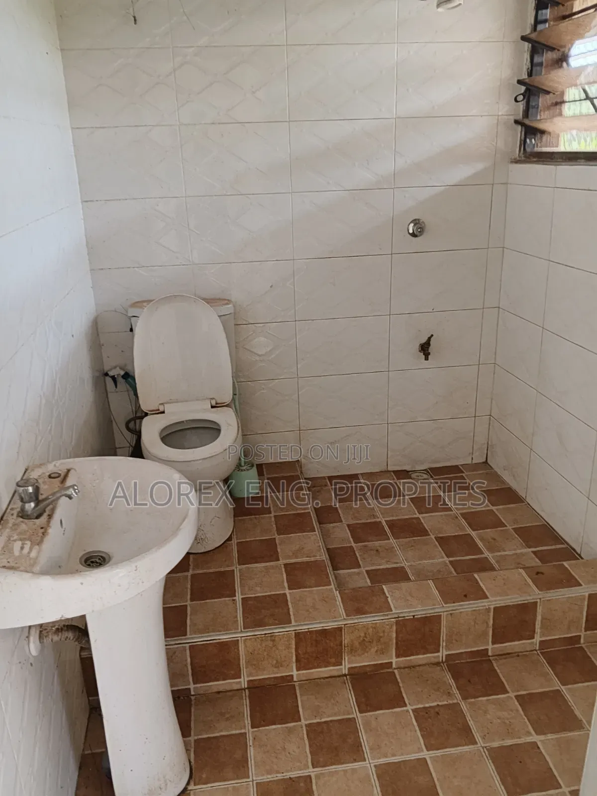 1bdrm Apartment in Oyibi, Valley View Area for rent