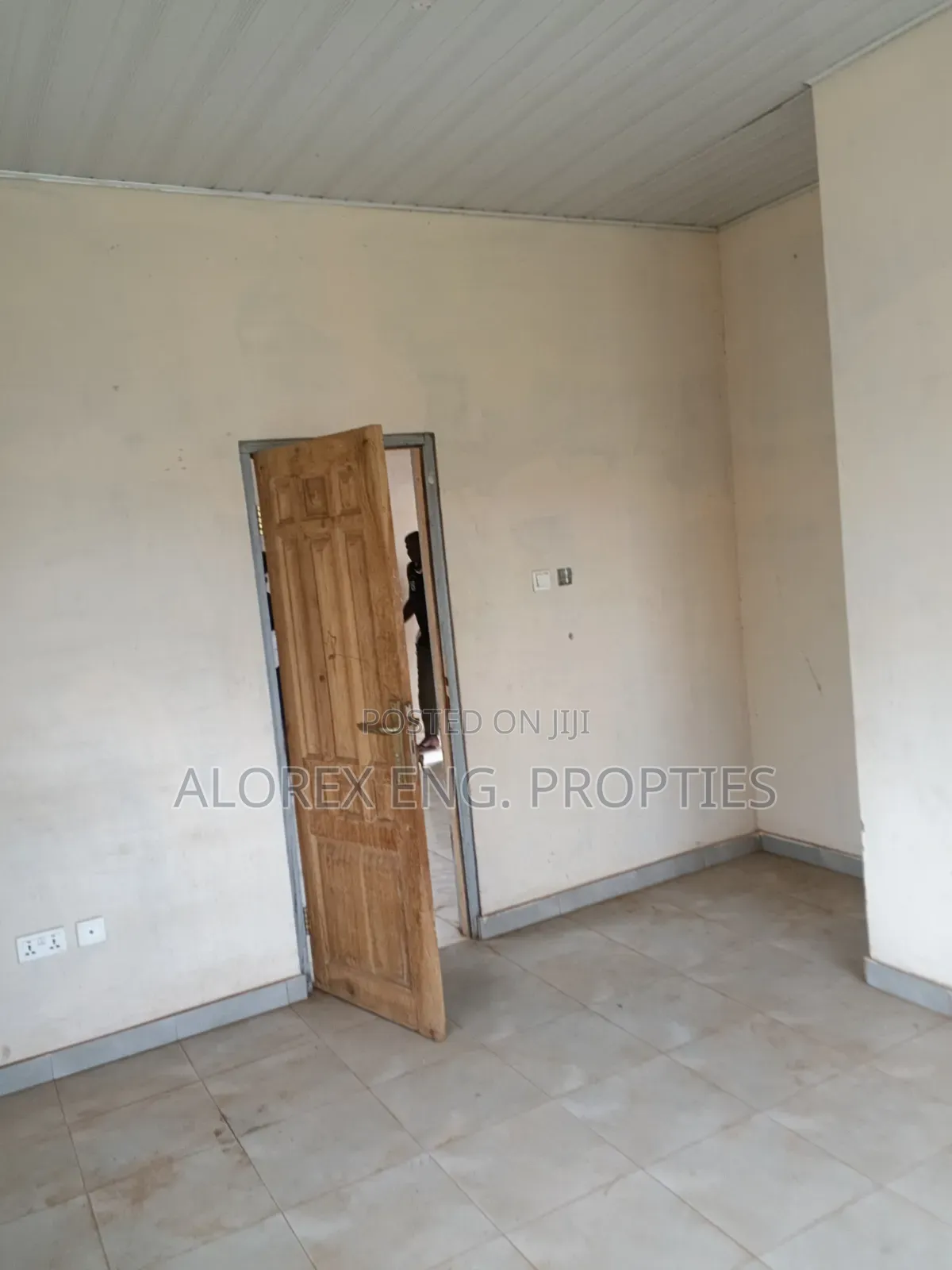 1bdrm Apartment in Oyibi, Valley View Area for rent