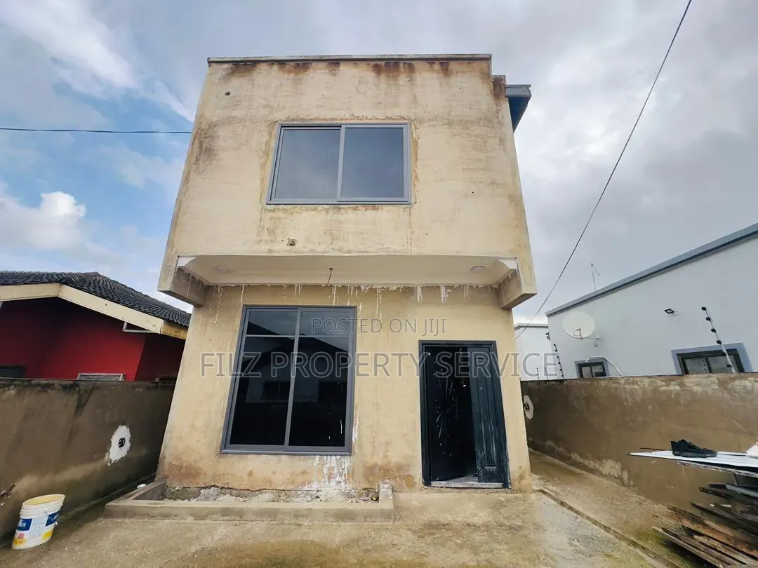 3bdrm House in Academic City, Asore Junction for sale