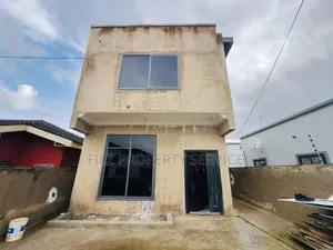 3bdrm House in Academic City, Asore Junction for sale
