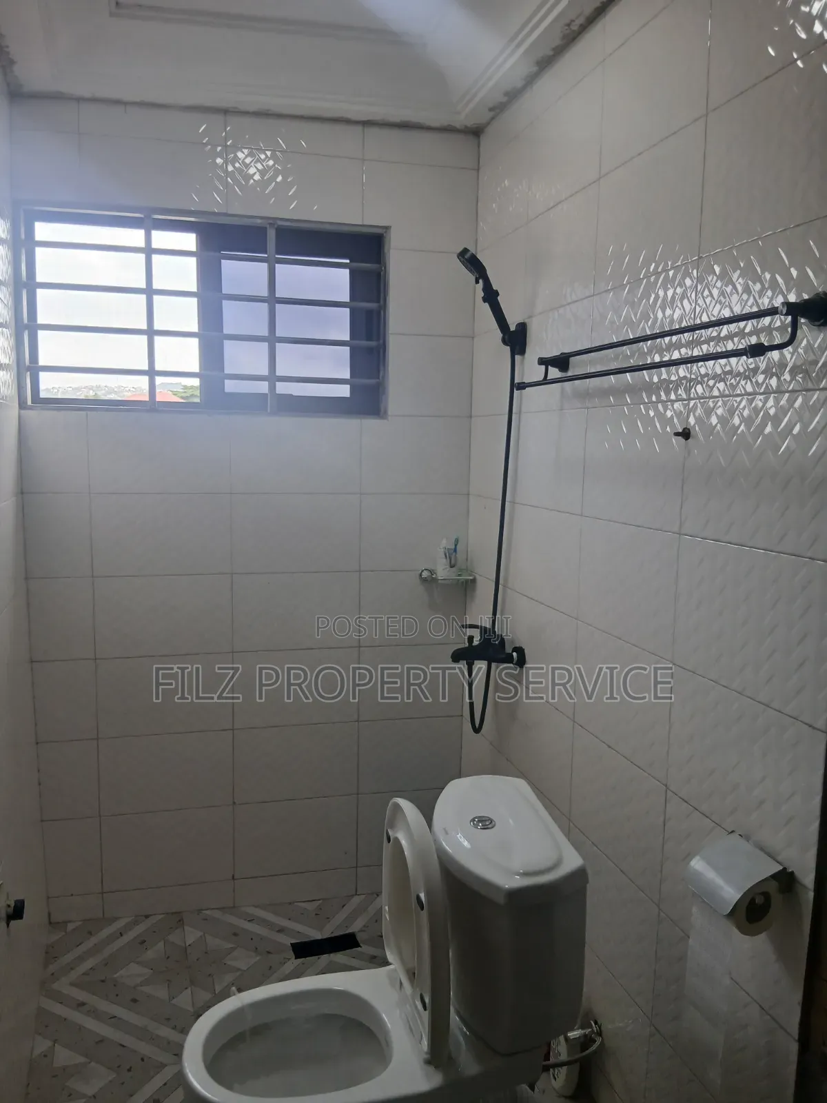 3bdrm House in Academic City, Asore Junction for sale