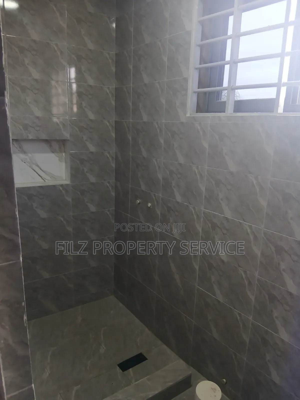 3bdrm House in Academic City, Asore Junction for sale