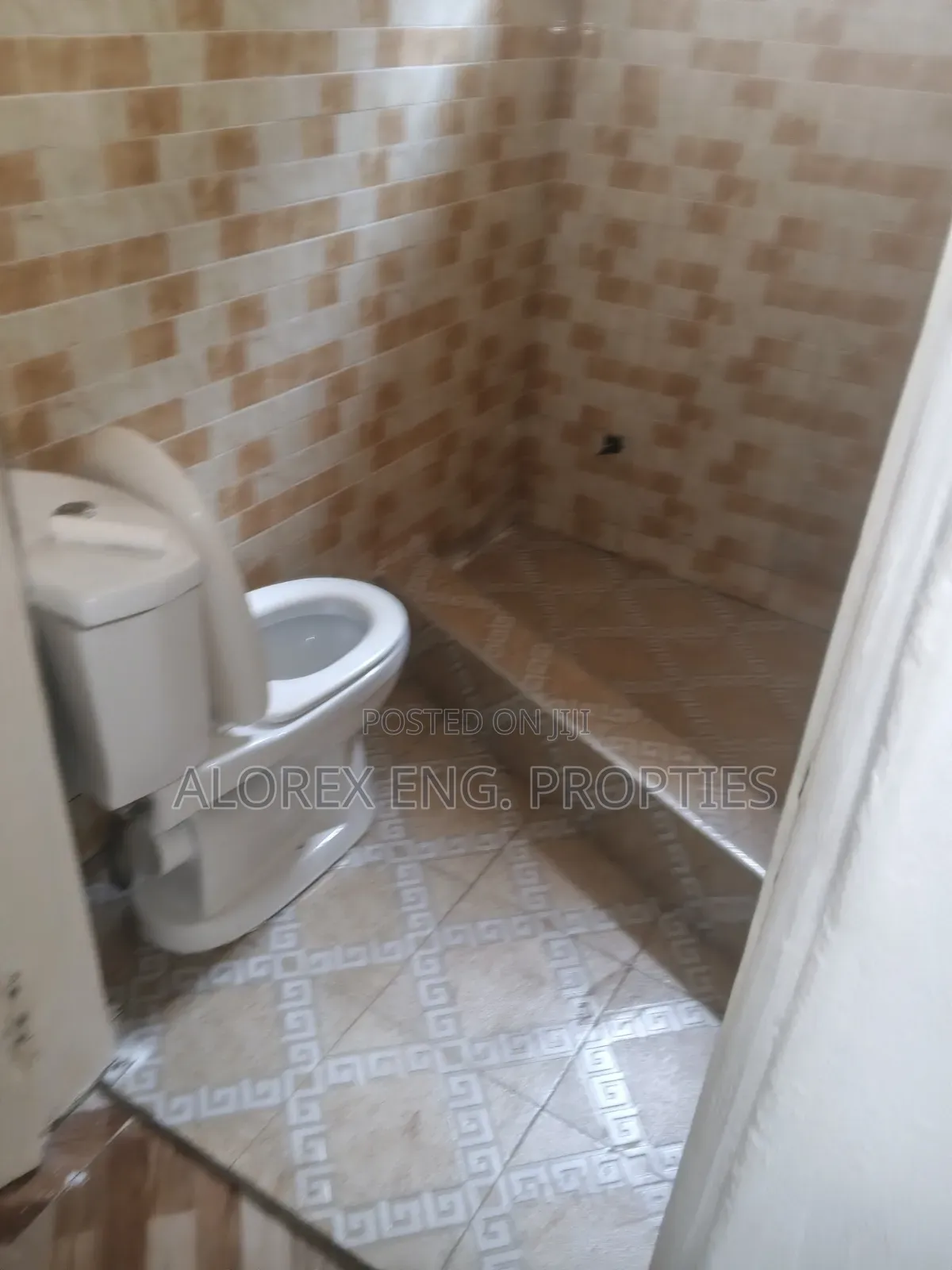 5bdrm House in Dodowa, Police Station for sale