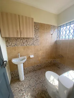 5bdrm Duplex in Adenta, Malejor for rent