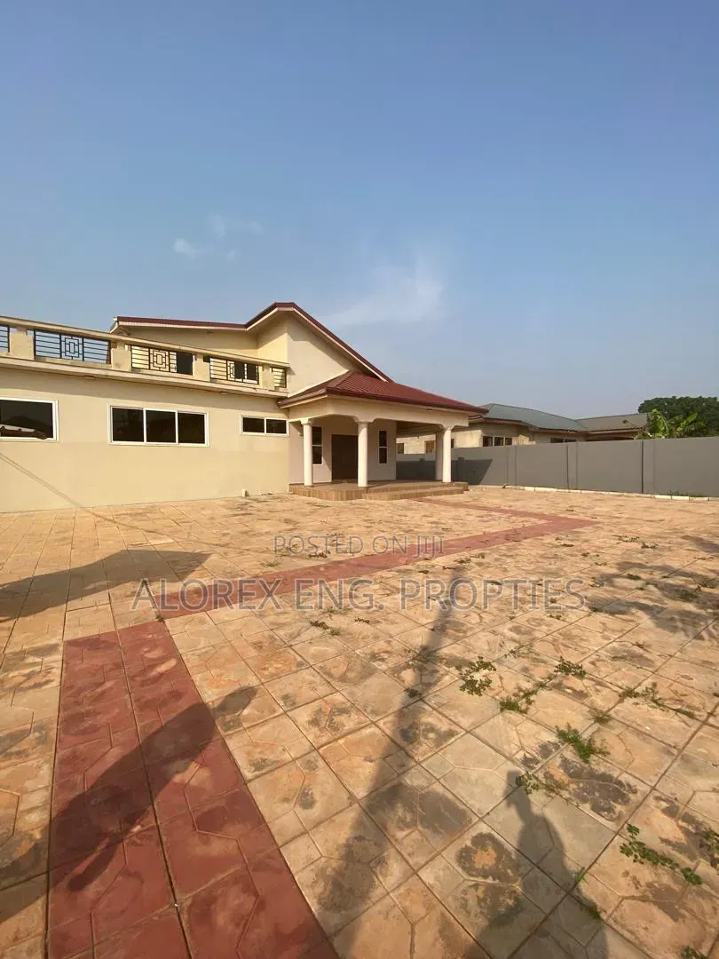 5bdrm Duplex in Adenta, Malejor for rent