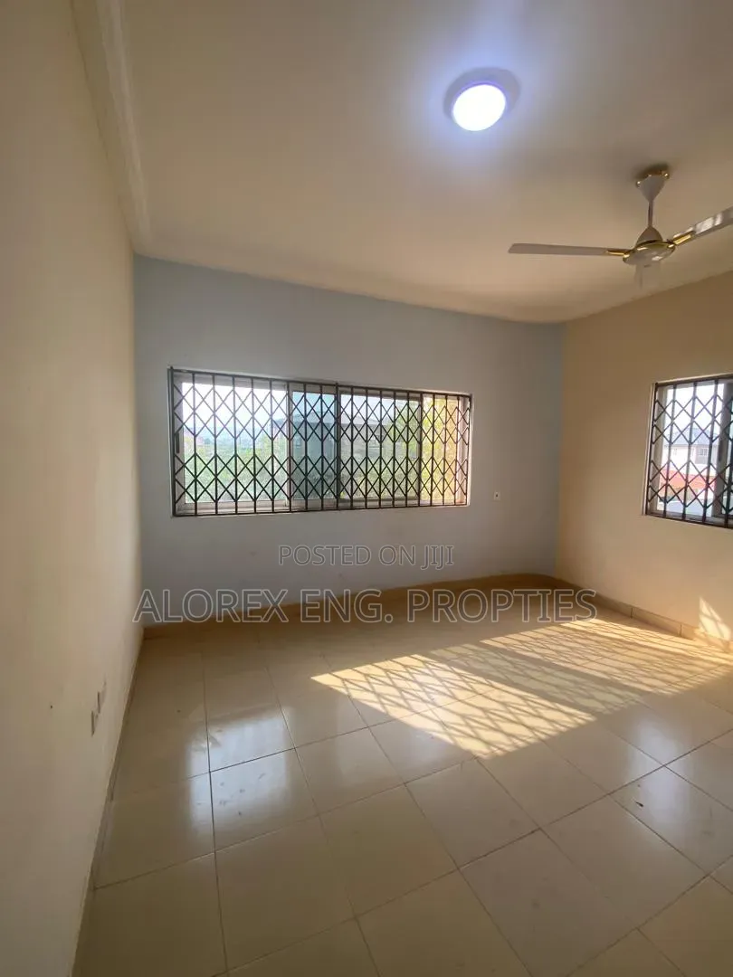 5bdrm Duplex in Adenta, Malejor for rent