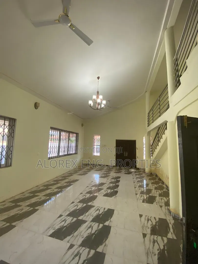 5bdrm Duplex in Adenta, Malejor for rent