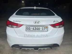 Hyundai Elantra 2013 White