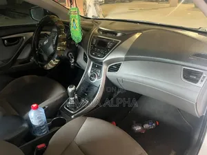 Hyundai Elantra 2013 White