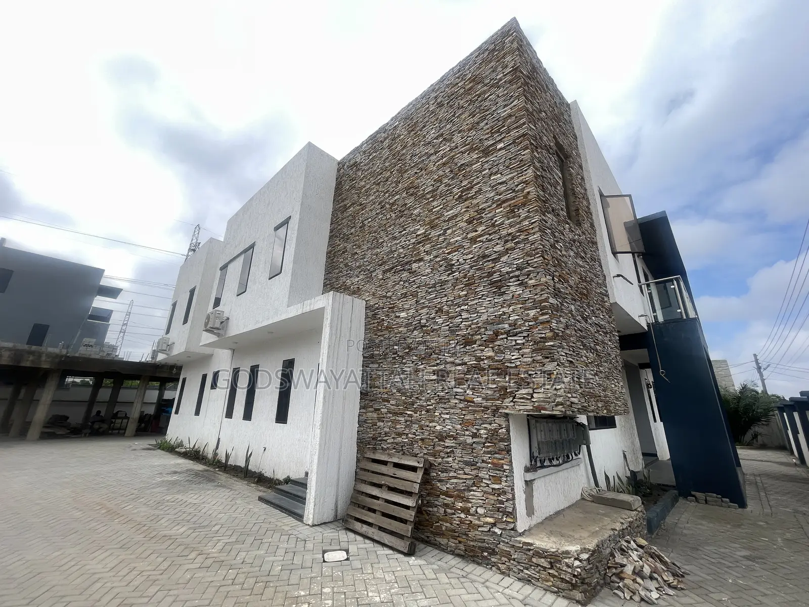 1bdrm Apartment in East Legon, Adjiriganor for rent