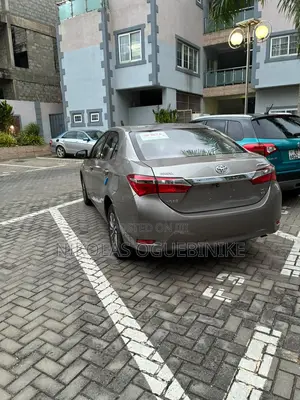 Toyota Corolla 2018 Gray