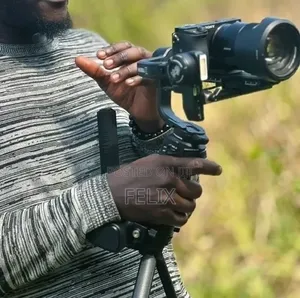 Camera Sony ZV E10 With a Brand New Gimbal for Sale