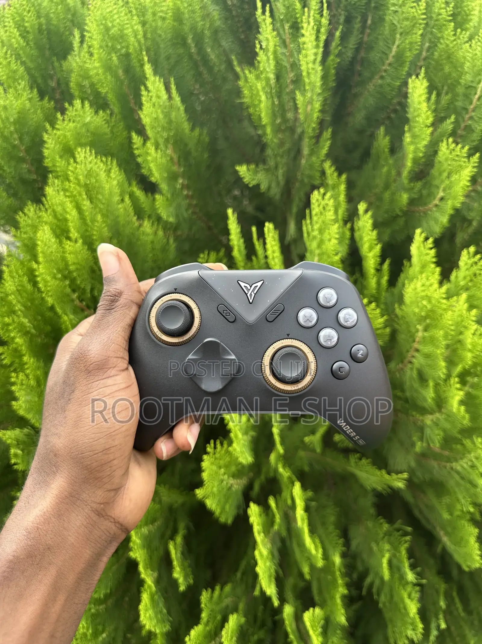 Flydigi Vader Pro V2 Gaming Controller Bundle – Charging Dock + Case