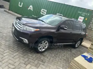 Toyota Highlander 2012 Brown