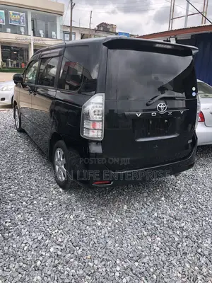 Toyota Voxy 2010 Black