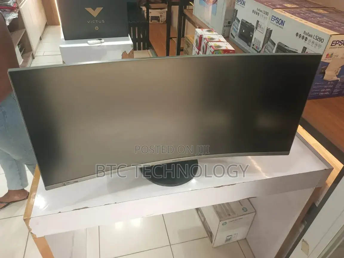 Samsung Global Curvy 37" Inches Screen Monitor