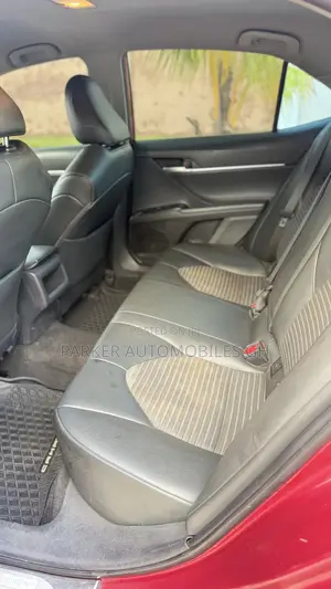 Toyota Camry SE (2.5L 4cyl 8A) 2019 Red