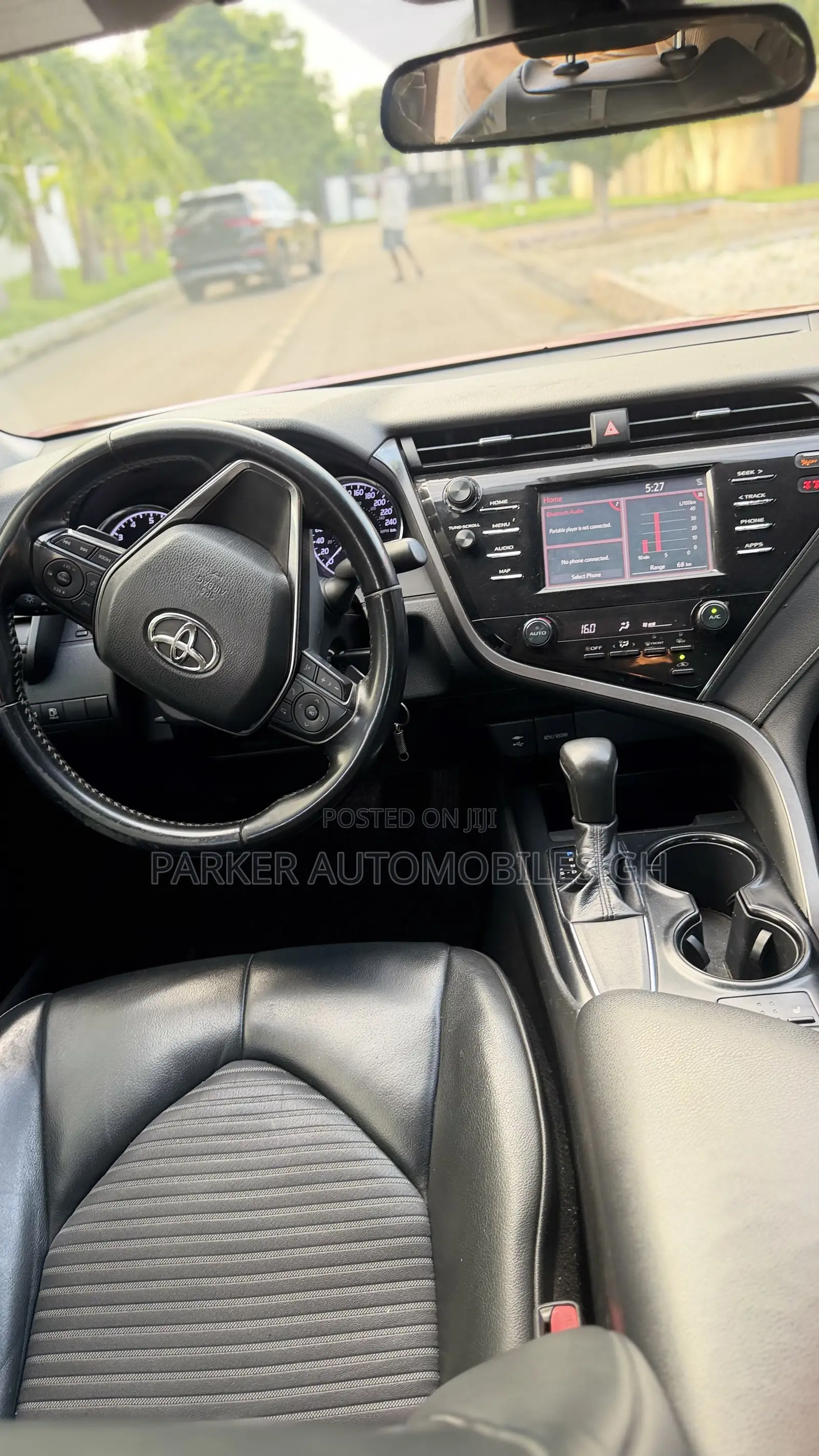 Toyota Camry SE (2.5L 4cyl 8A) 2019 Red
