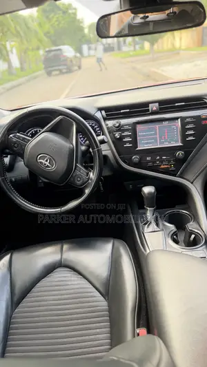 Toyota Camry SE (2.5L 4cyl 8A) 2019 Red