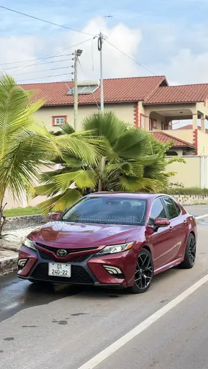 Toyota Camry SE (2.5L 4cyl 8A) 2019 Red