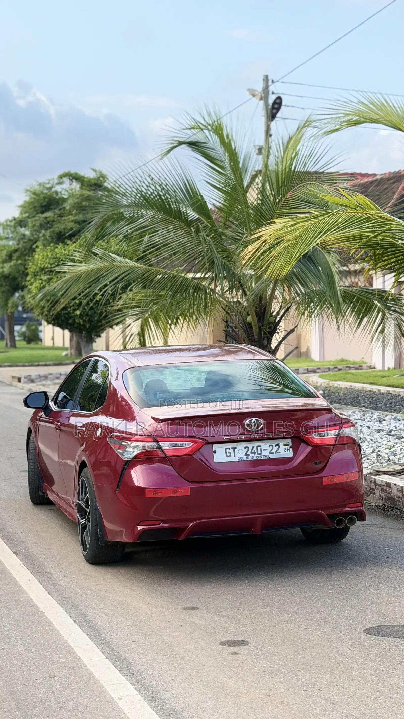 Toyota Camry SE (2.5L 4cyl 8A) 2019 Red