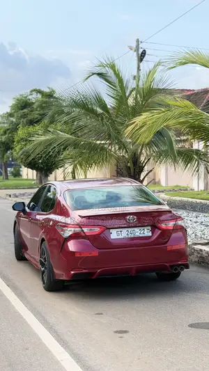 Toyota Camry SE (2.5L 4cyl 8A) 2019 Red