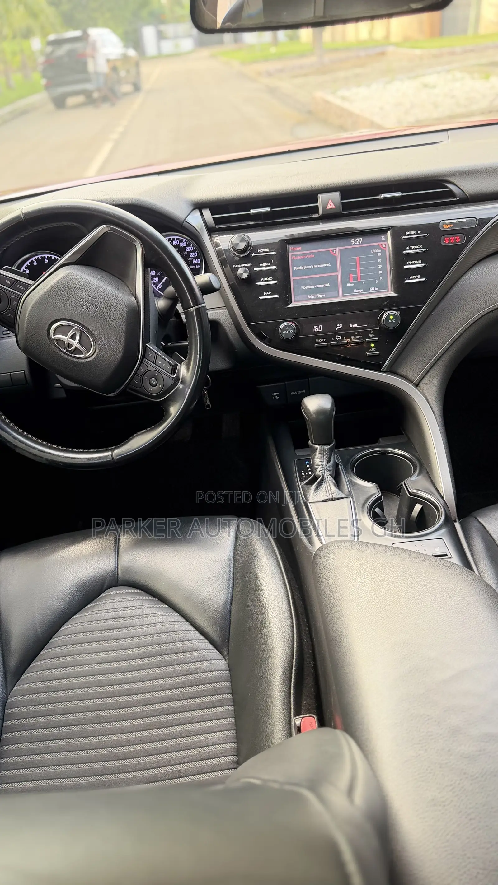Toyota Camry SE (2.5L 4cyl 8A) 2019 Red