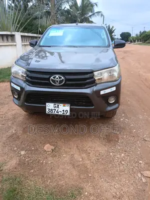 Toyota Hilux 2019 Gray