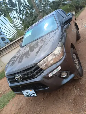 Toyota Hilux 2019 Gray