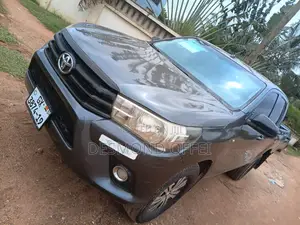 Toyota Hilux 2019 Gray
