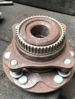 Toyota Hilux Front Hub 2009 2010 2013 2015