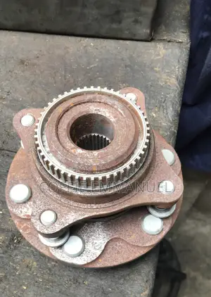 Toyota Hilux Front Hub 2009 2010 2013 2015