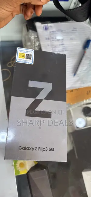 New Samsung Galaxy Z Flip3 5G 256 GB Black