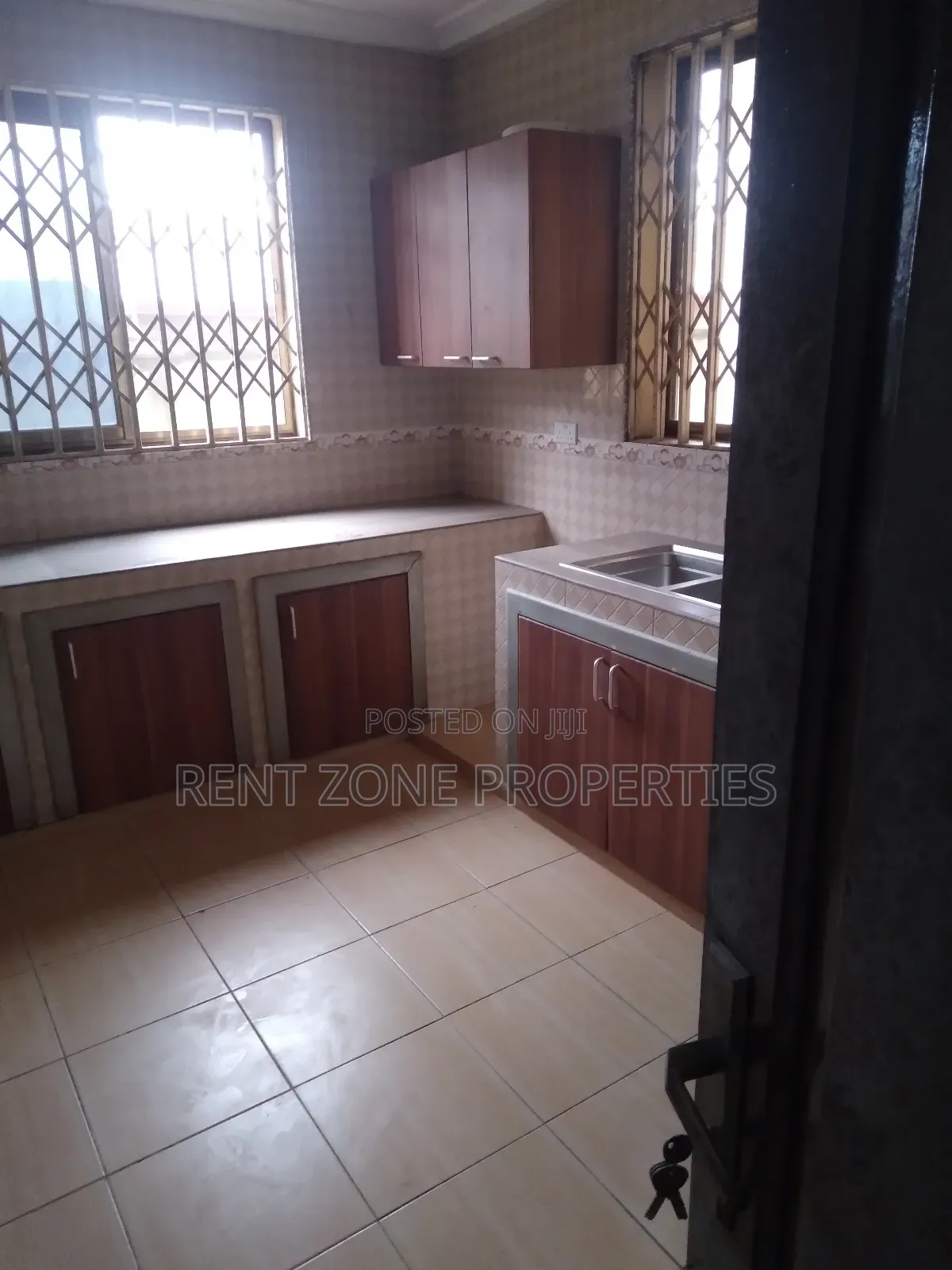 3bdrm Apartment in Ofankor for rent