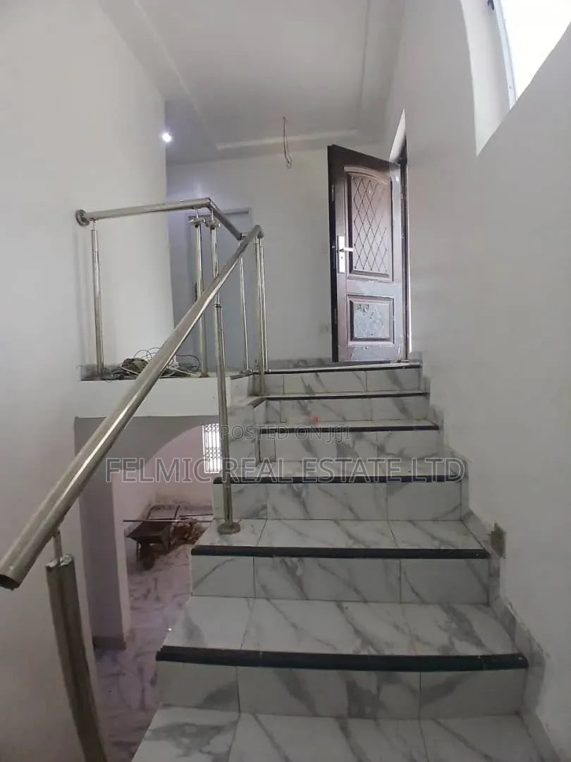 3bdrm Duplex in Felmic Real Estate, Amasaman for sale