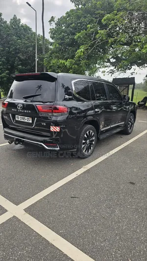 Toyota Land Cruiser 2023 Black