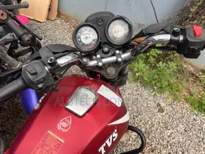 TVS HLX 125 2025 Red
