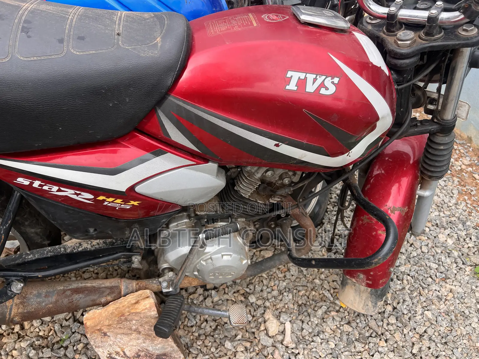TVS HLX 125 2025 Red