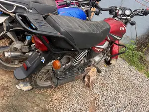 TVS HLX 125 2025 Red