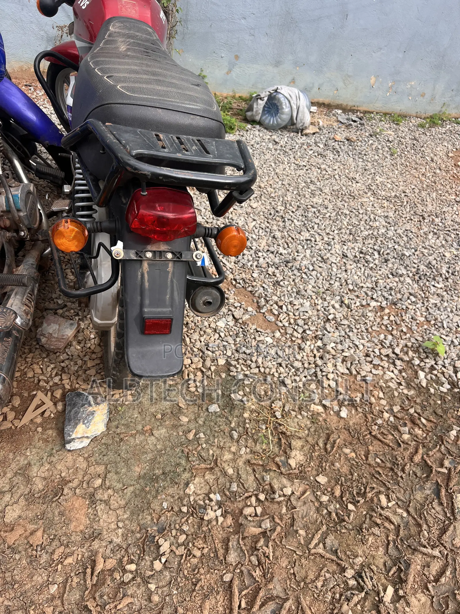 TVS HLX 125 2025 Red