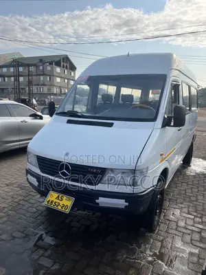 Mercedes-Benz Sprinter 2002 White